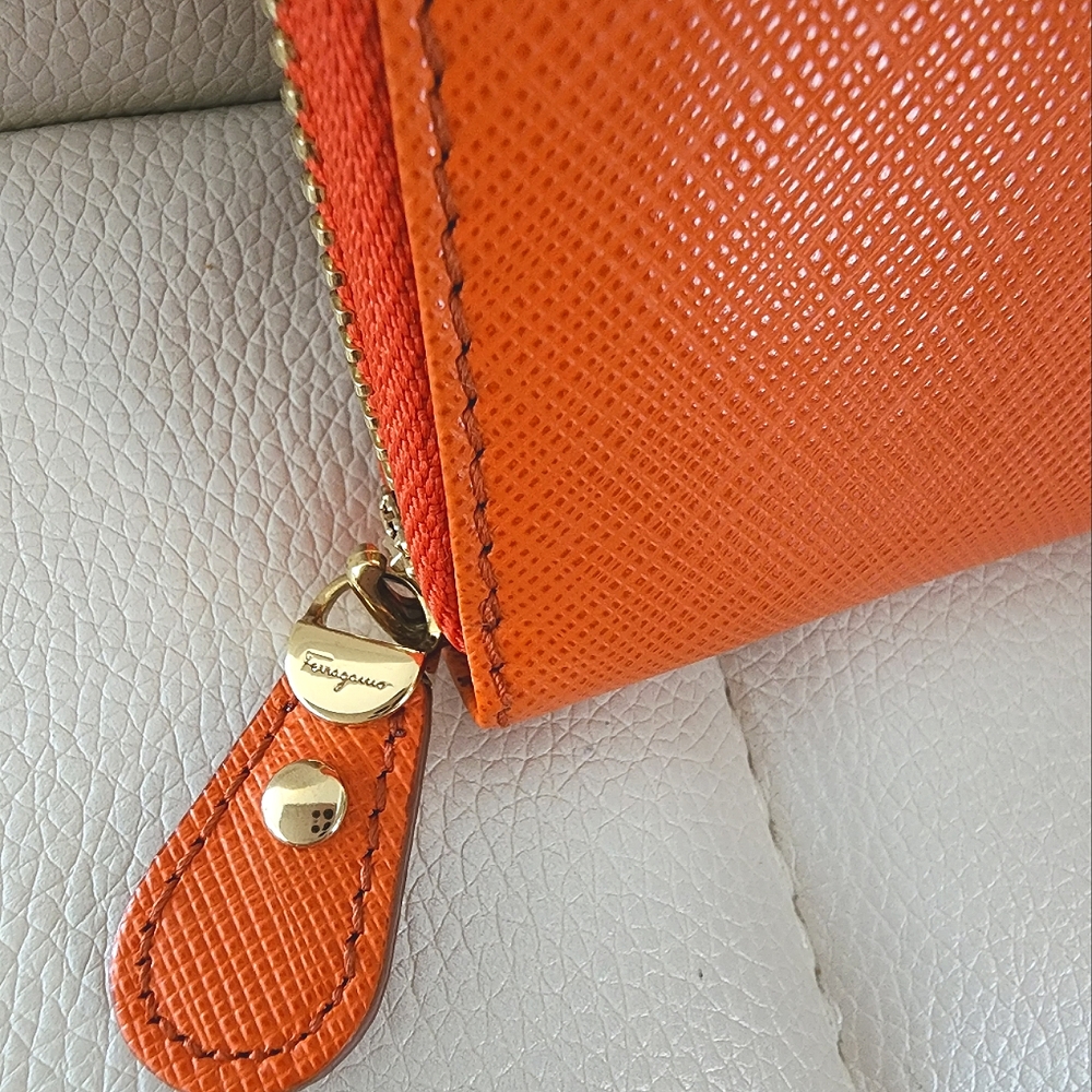 NWT ~ Salvatore Ferragamo Icona Large Gancini Zip Around Wallet ~ Lava - Picture 14 of 15